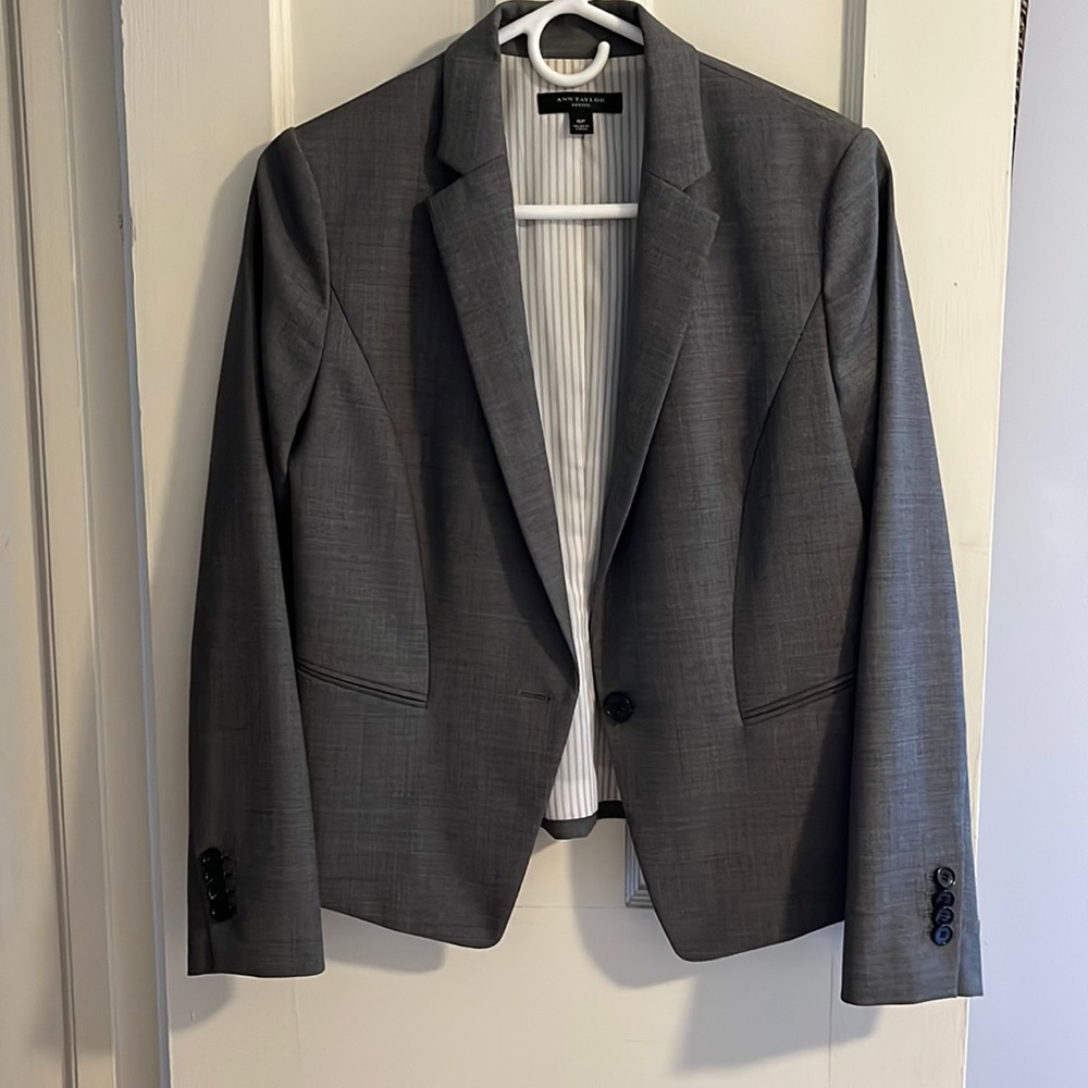 Ann Taylor 8 Petite grey suit Jacket.